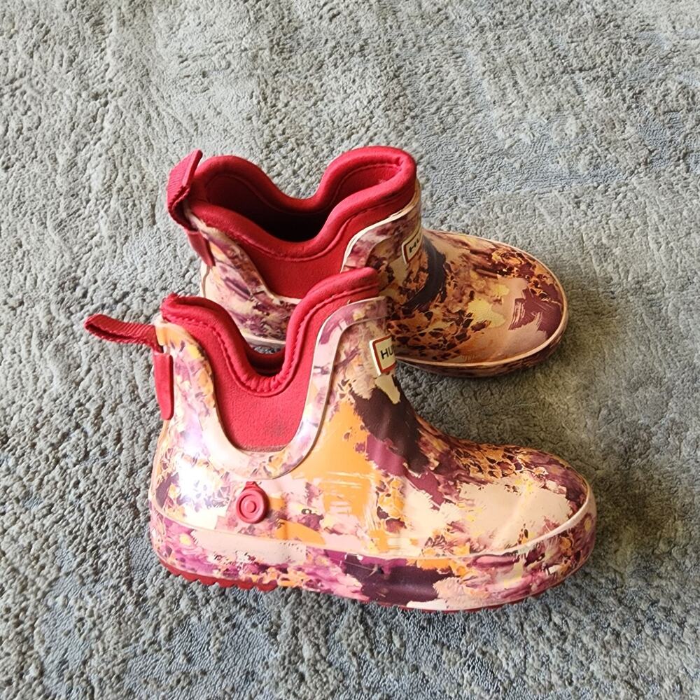 Hunter Girls Size 9 Rain Boots Winter Booties Pink Red Abstract Watercolor